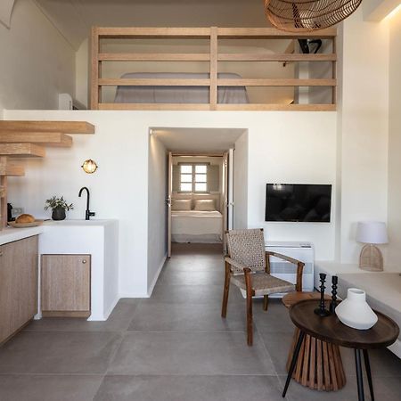 Frescoes Luxury Suites By Kb Hospitality Mesaria Exterior foto