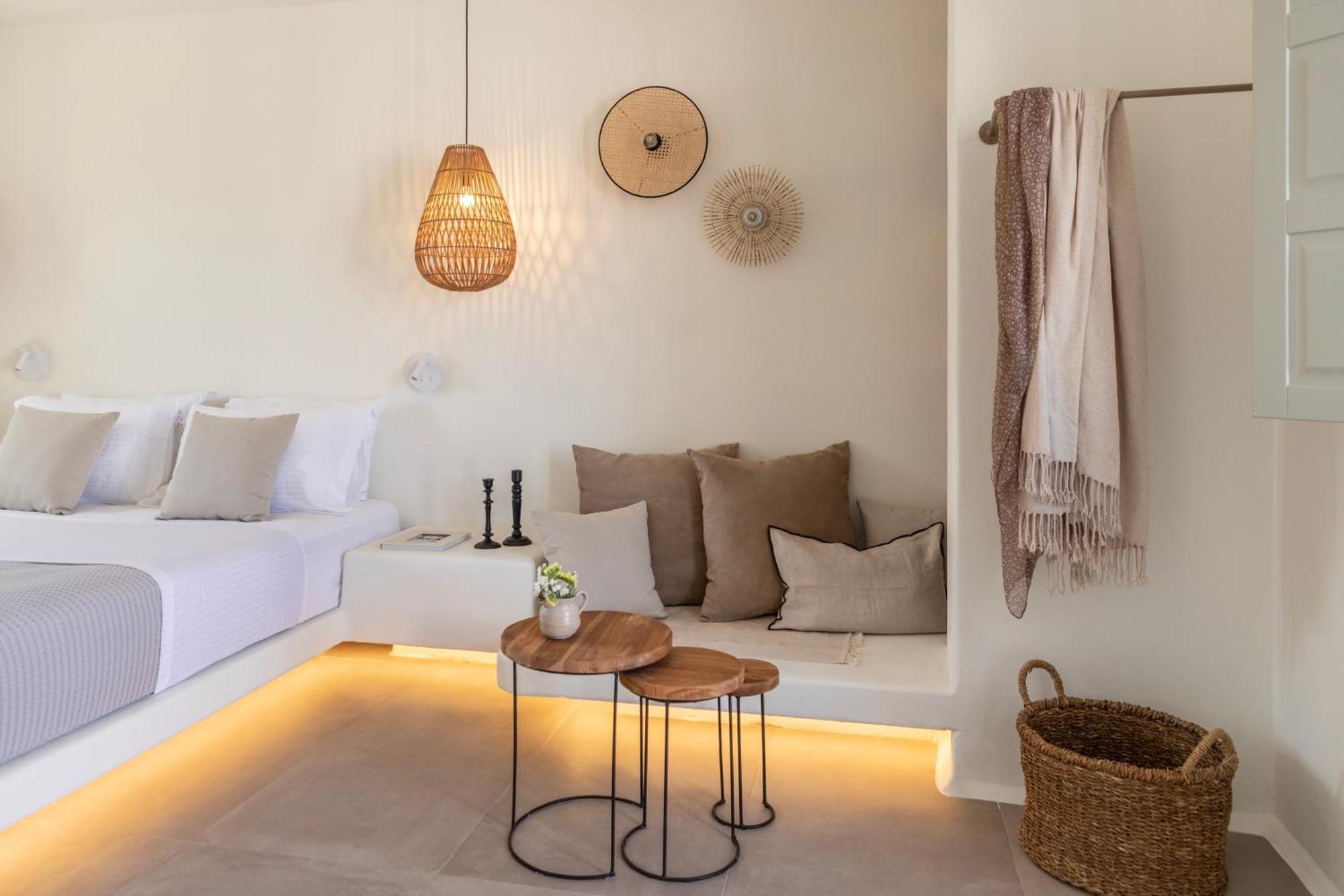 Frescoes Luxury Suites By Kb Hospitality Mesaria Exterior foto