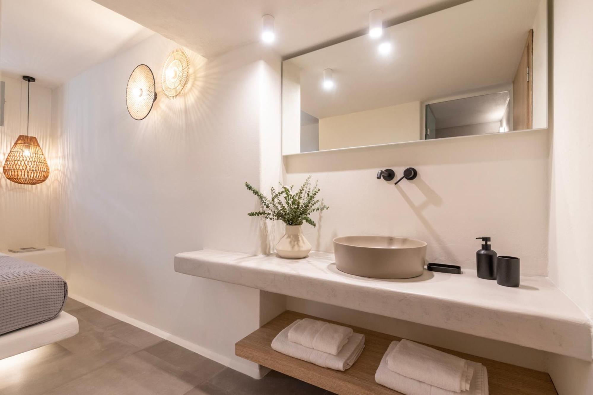 Frescoes Luxury Suites By Kb Hospitality Mesaria Exterior foto