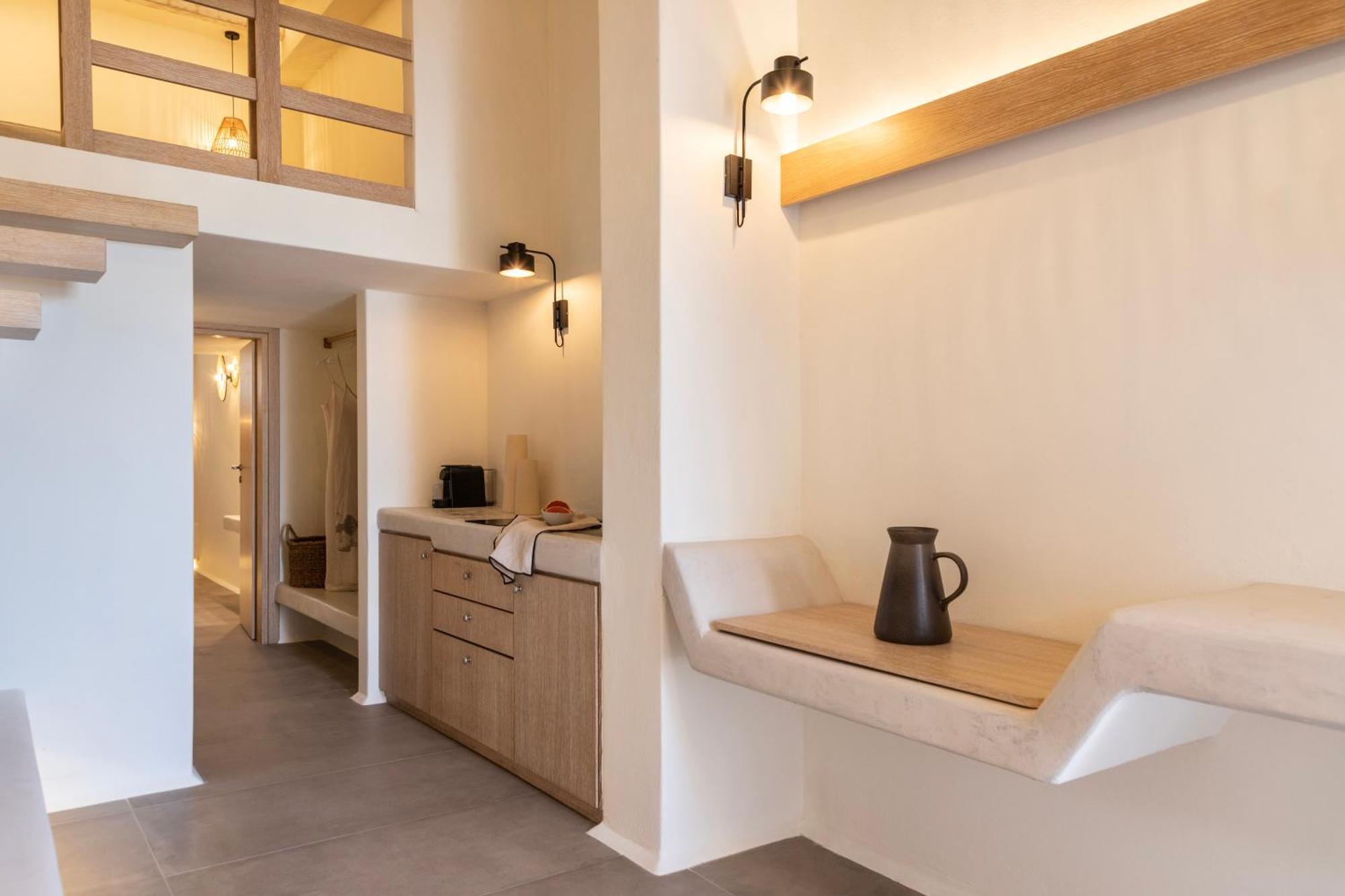 Frescoes Luxury Suites By Kb Hospitality Mesaria Exterior foto