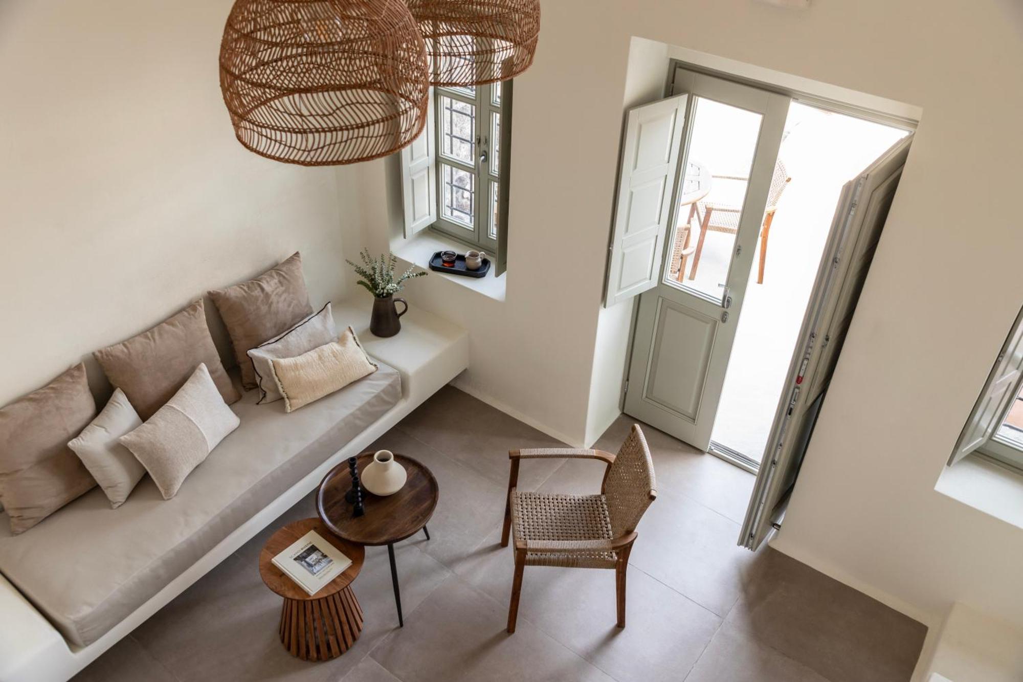 Frescoes Luxury Suites By Kb Hospitality Mesaria Exterior foto