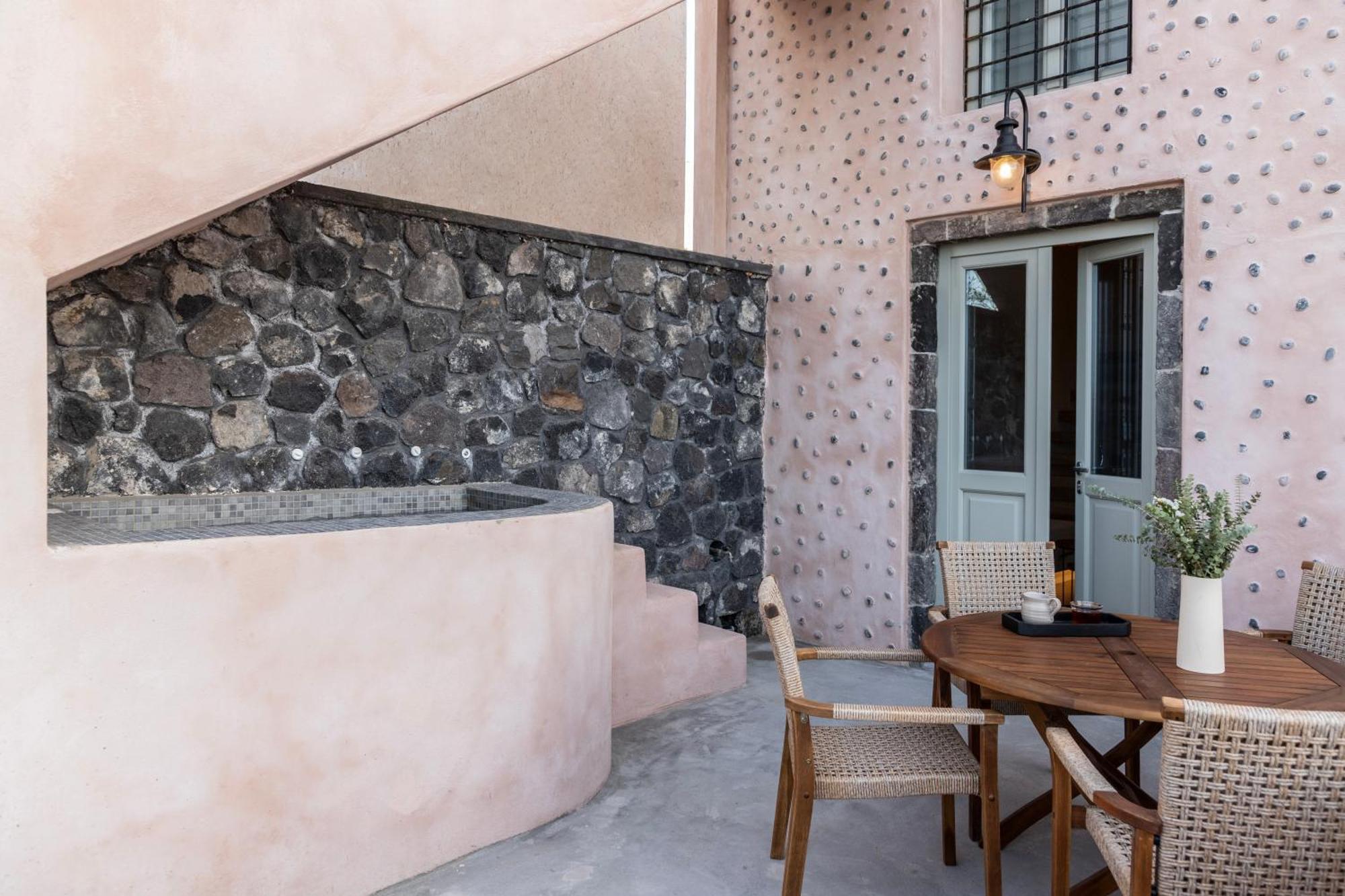 Frescoes Luxury Suites By Kb Hospitality Mesaria Exterior foto