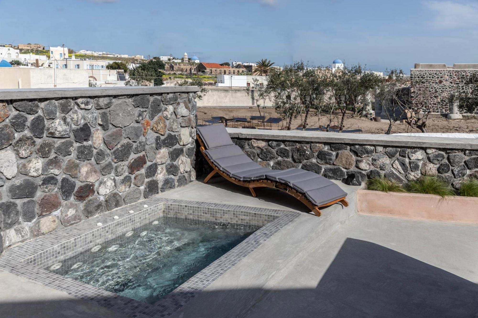 Frescoes Luxury Suites By Kb Hospitality Mesaria Exterior foto